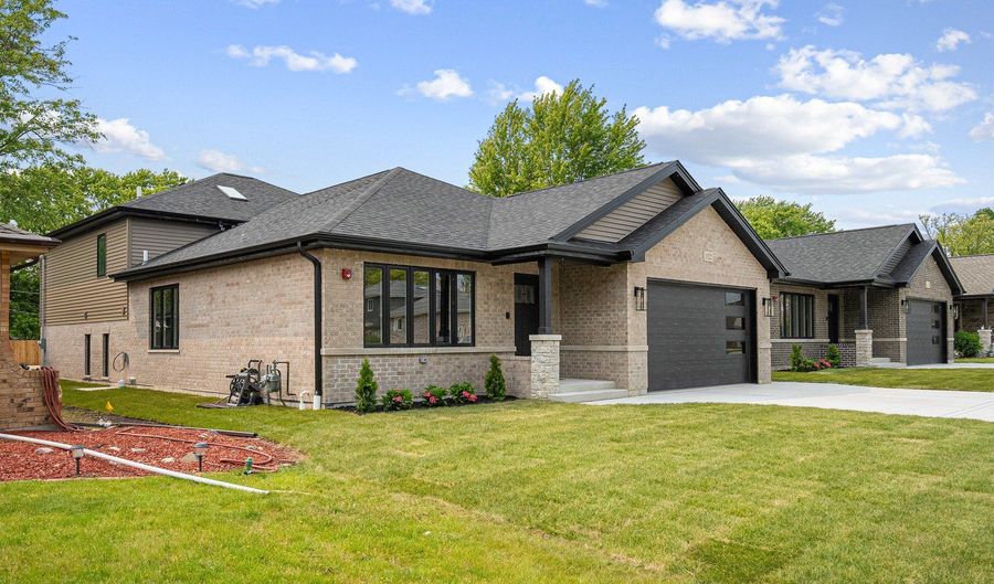 11122 Leamington Ave S, Alsip, IL 60803 - 5 Beds, 3 Bath