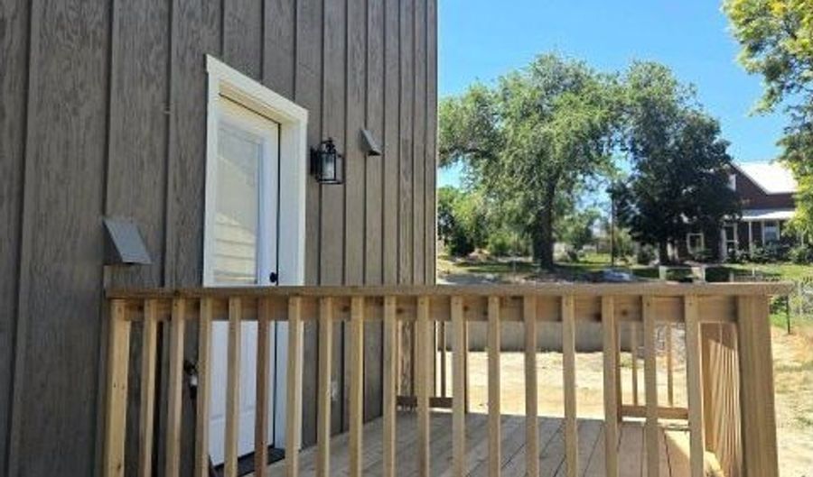 95 W Ivy St, Arlington, OR 97812 - 3 Beds, 3 Bath