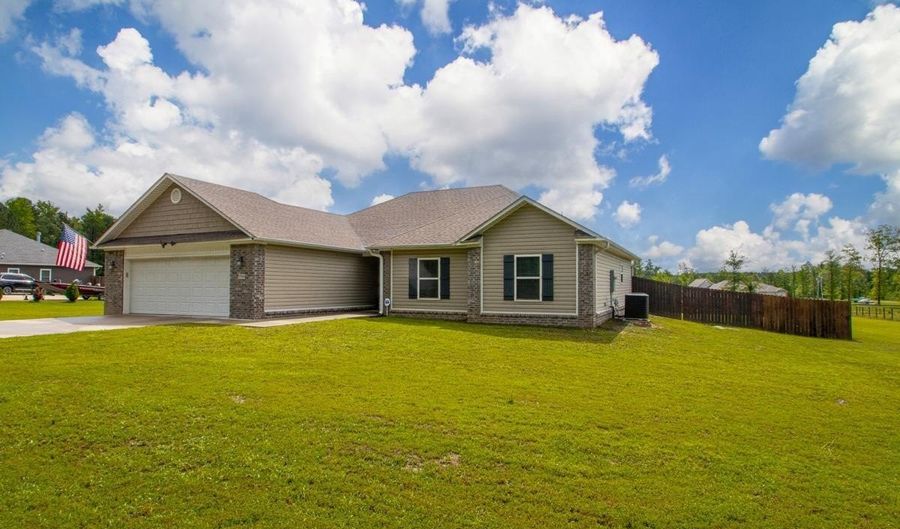 27934 S Sardis, Bauxite, AR 72011 - 3 Beds, 2 Bath