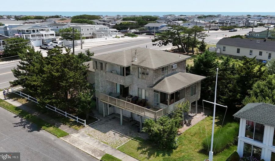 300 N NORWOOD Ave, Beach Haven, NJ 08008 - 4 Beds, 2 Bath