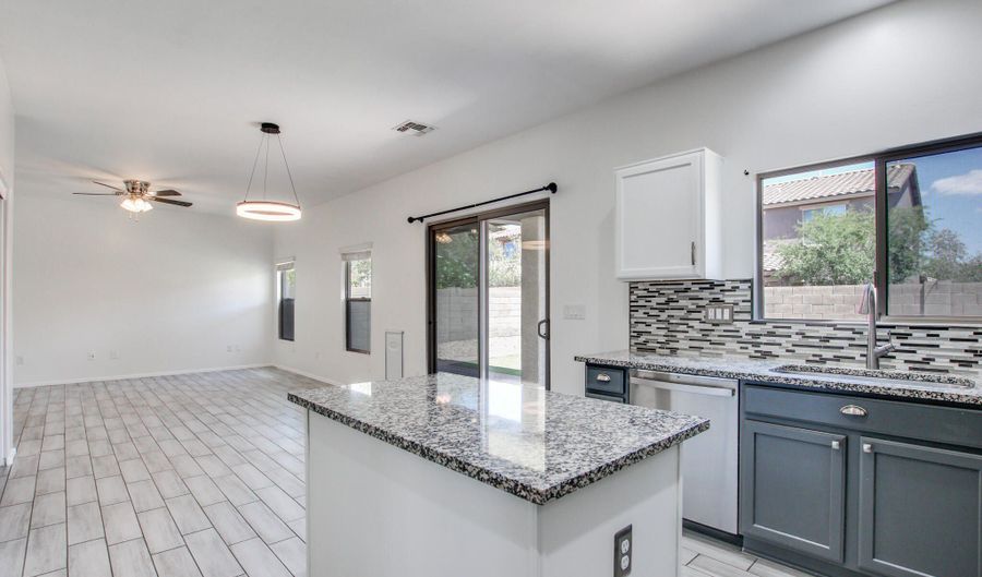 432 W Calle Sombra Linda, Sahuarita, AZ 85629 - 4 Beds, 3 Bath
