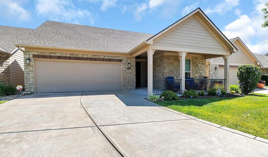 4768 N Prestwick Ave, Bel Aire, KS 67226 - 2 Beds, 2 Bath