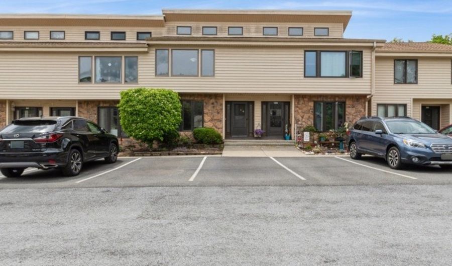 182 Dakota Dr, Andover, NJ 07848 - 2 Beds, 2 Bath