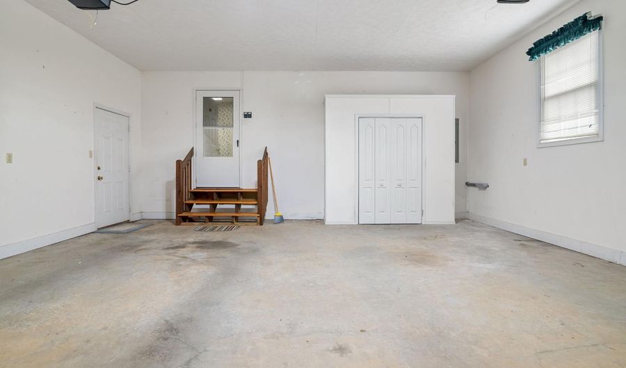 53 Woodlake Cir, Altavista, VA 24517 - 3 Beds, 3 Bath