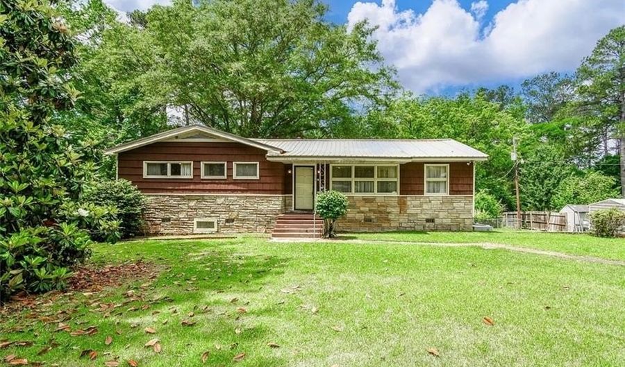 634 SPRING HILL Rd, Alexander City, AL 35010 - 4 Beds, 4 Bath