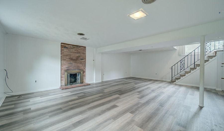 4837 RANDOLPH Dr, Annandale, VA 22003 - 4 Beds, 3 Bath