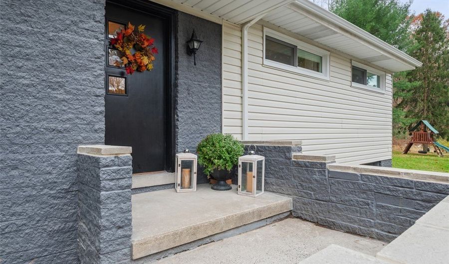 16 Rhodes Ave, Aleppo, PA 15143 - 3 Beds, 2 Bath