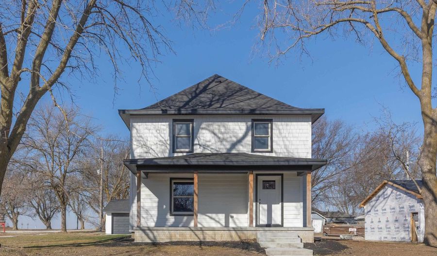 105 Washington St, Alvo, NE 68304 - 4 Beds, 4 Bath