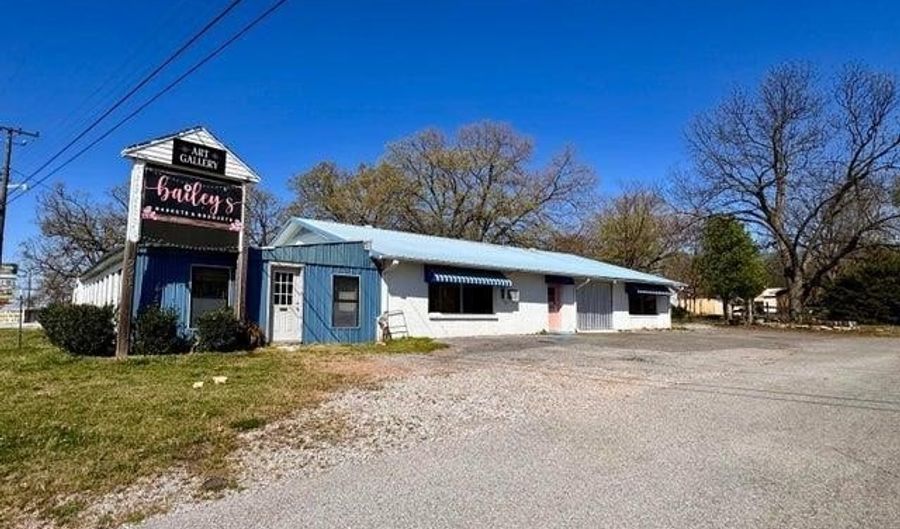 991 Batesville Blvd, Batesville, AR 72501 - 0 Beds, 0 Bath