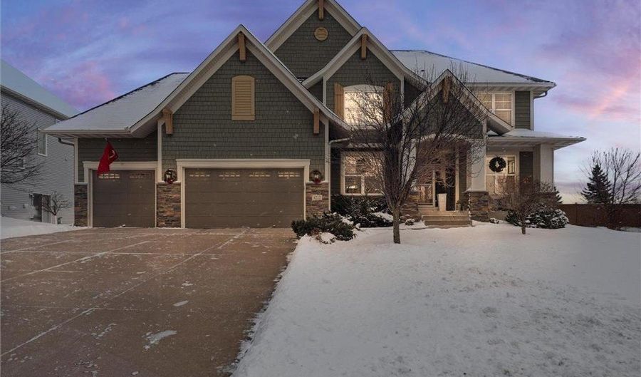 4212 Parkview Ln, Anoka, MN 55303 - 5 Beds, 5 Bath