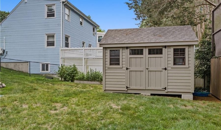 44 Highbank Ave, North Kingstown, RI 02852 - 3 Beds, 2 Bath