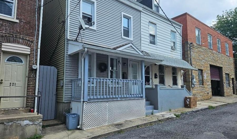 219 N Fountain St, Allentown, PA 18102 - 4 Beds, 2 Bath