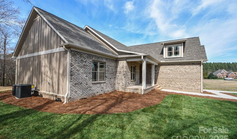 1202 Louise Ln, Albemarle, NC 28001 - 3 Beds, 3 Bath