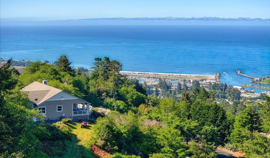 16890 CROWN TERRACE Rd, Brookings, OR 97415 - 3 Beds, 3 Bath