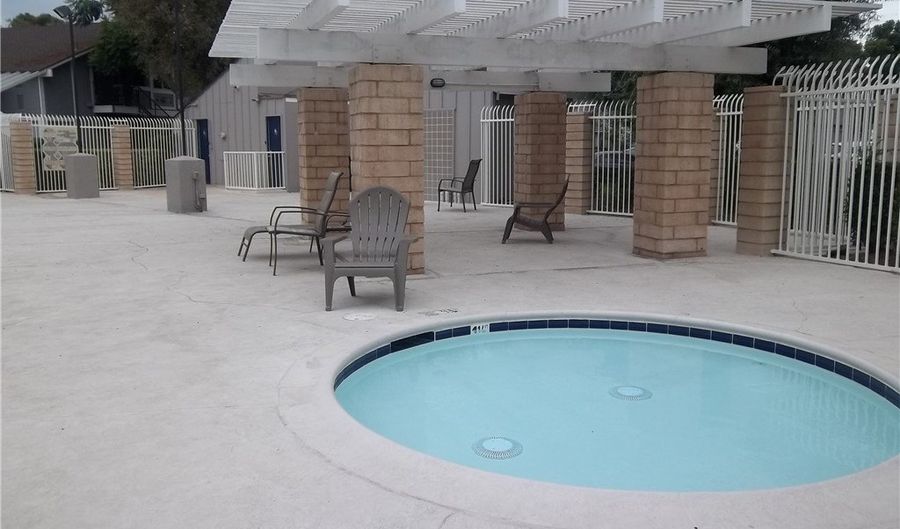 5417 E Pine Ridge Way E A, Anaheim, CA 92807 - 2 Beds, 1 Bath