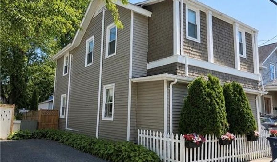 57 Gould St, Newport, RI 02840 - 3 Beds, 2 Bath