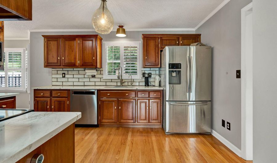 3046 Hawthorne St, Athens, TN 37303 - 3 Beds, 4 Bath