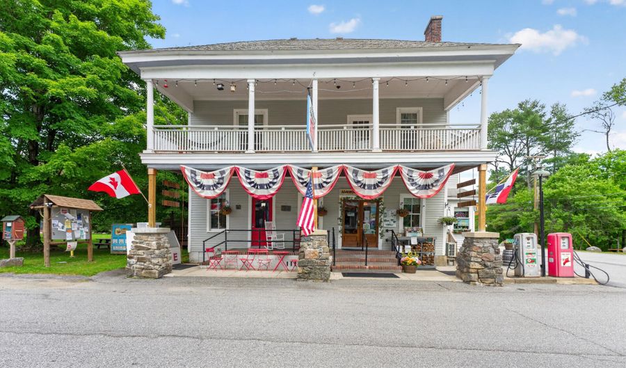 899 E Shore Dr, Adirondack, NY 12808 - 0 Beds, 3 Bath