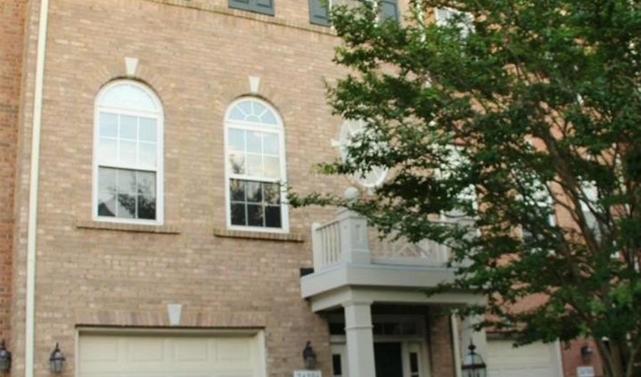 24706 KINGS CANYON Sq, Aldie, VA 20105 - 4 Beds, 4 Bath