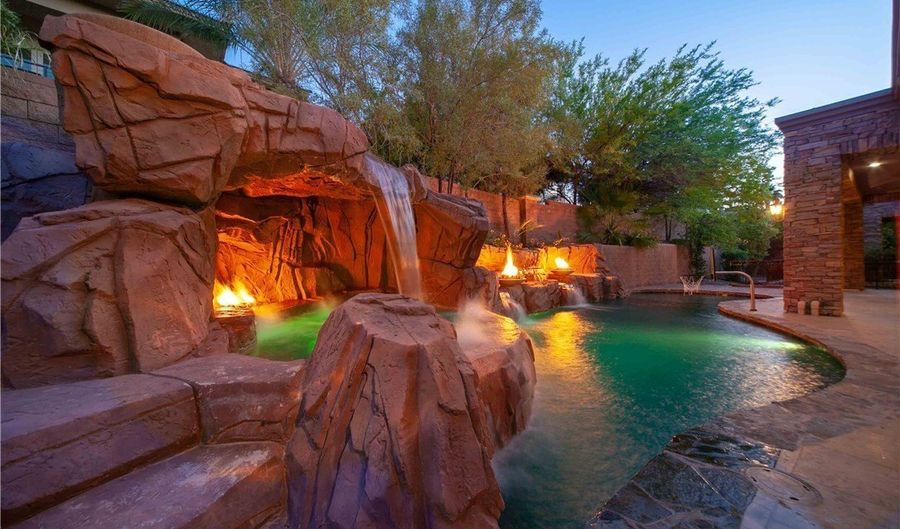 514 Mandalay Ct, Henderson, NV 89012 - 5 Beds, 7 Bath