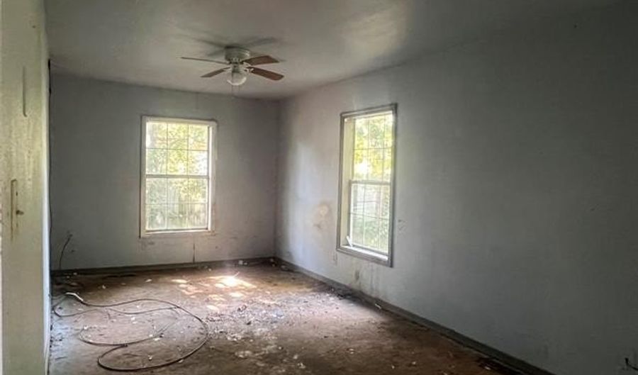 810 Miami St E, McAlester, OK 74501 - 3 Beds, 2 Bath