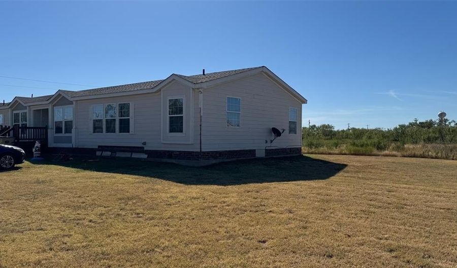 202 AVE I, Anson, TX 79501 - 4 Beds, 2 Bath