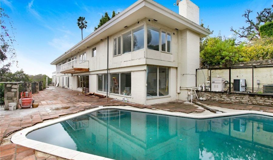 1330 San Remo Dr, Pacific Palisades, CA 90272 - 3 Beds, 4 Bath