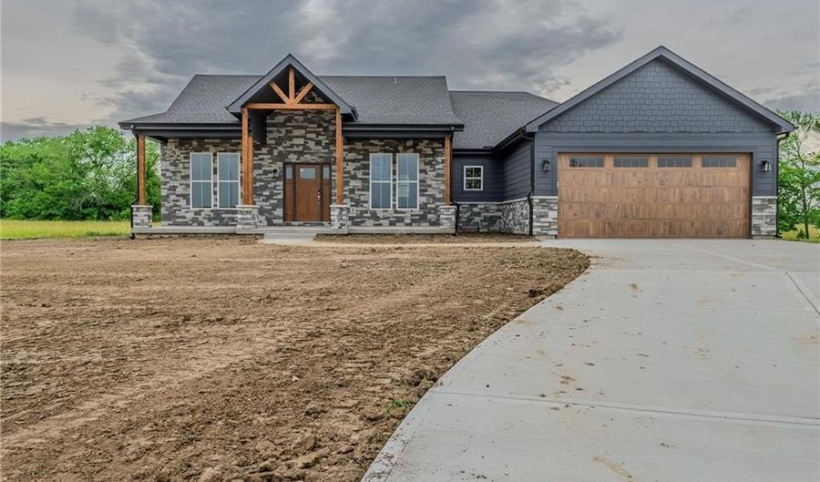 12749 NE Seminole Rd, Adrian, MO 64720 - 3 Beds, 3 Bath