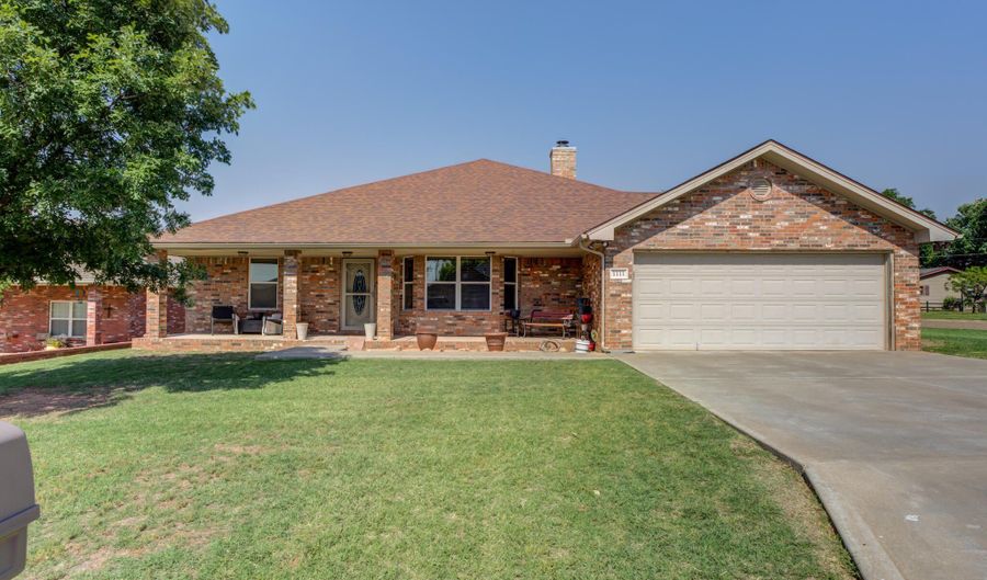 1111 Deer Ct, Abernathy, TX 79311 - 3 Beds, 2 Bath