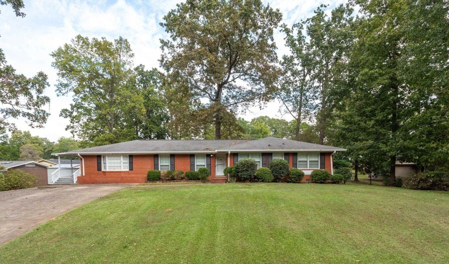 3705 SPRING VALLEY Rd, Anniston, AL 36207 - 4 Beds, 2 Bath