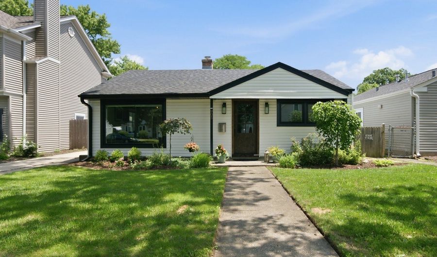 905 N Douglas Ave, Arlington Heights, IL 60004 - 3 Beds, 1 Bath