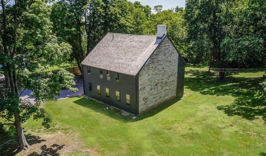 1147 Great Rd, Lincoln, RI 02865 - 3 Beds, 3 Bath