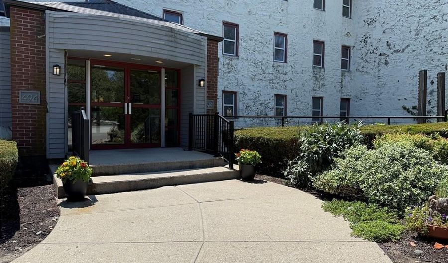 494 Woonasquatucket Ave 418, North Providence, RI 02911 - 2 Beds, 2 Bath