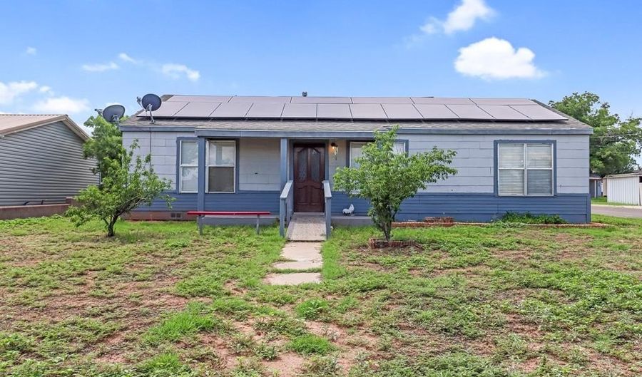 1011 NW 6th St, Andrews, TX 79714 - 3 Beds, 2 Bath