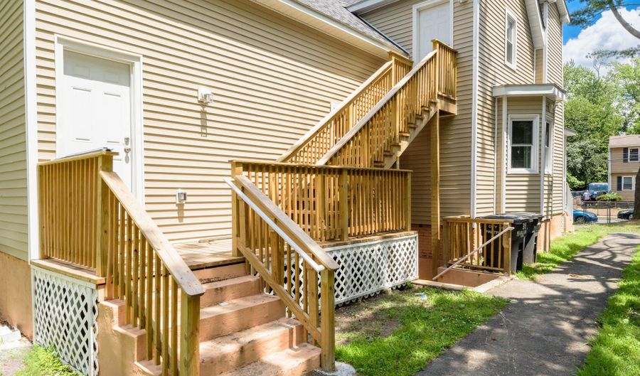 37 Martin St, Hartford, CT 06120 - 6 Beds, 2 Bath