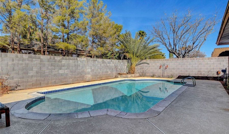 976 El Camino Way, Boulder City, NV 89005 - 4 Beds, 2 Bath