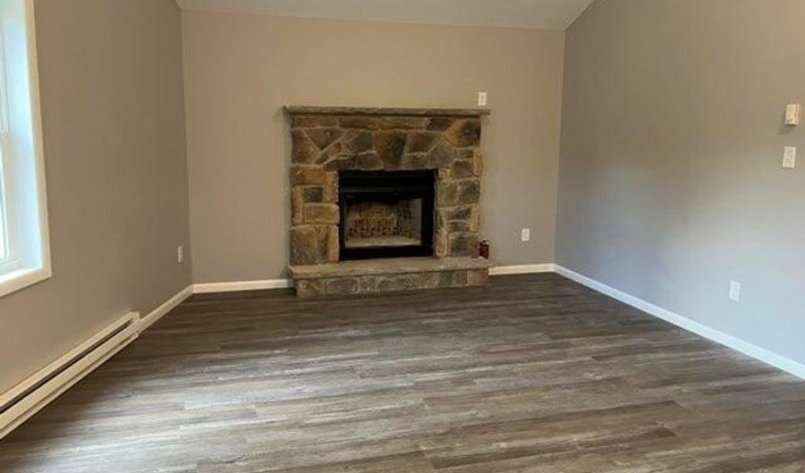 40 Nosirrah Rd, Albrightsville, PA 18210 - 4 Beds, 1 Bath