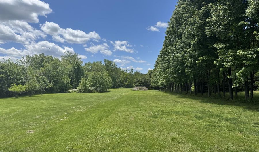 164 Ellisdale Rd, Allentown, NJ 08501 - 5 Beds, 2 Bath