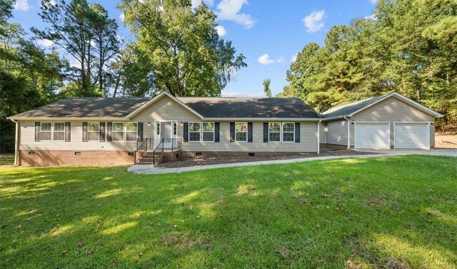 11891 Aberdeen Rd, Aberdeen, NC 28315 - 3 Beds, 3 Bath