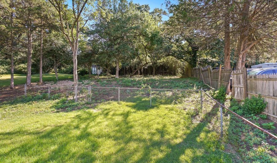 11309 CHERRY HILL Rd, Beltsville, MD 20705 - 6 Beds, 3 Bath