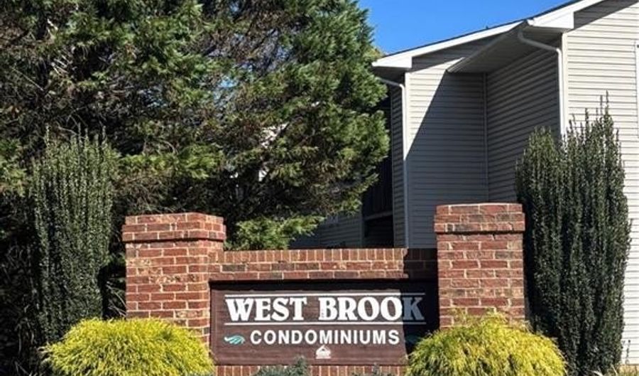 1020 W Brook Ct, Archdale, NC 27263 - 2 Beds, 2 Bath