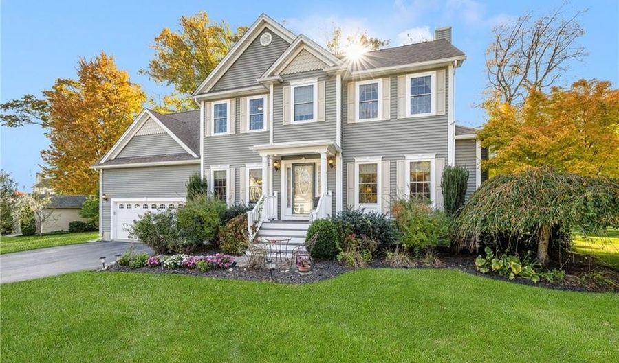 10 Honey Lou Ct, Cranston, RI 02921 - 4 Beds, 2 Bath