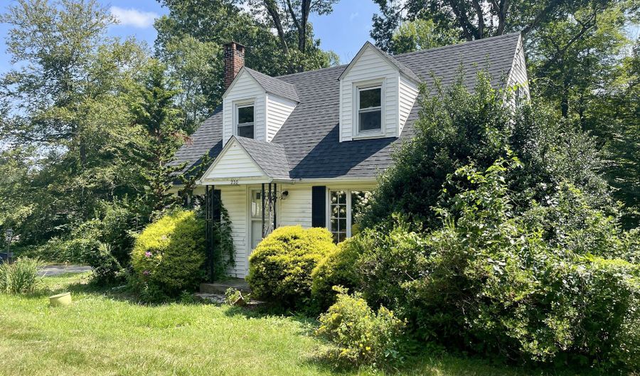 220 School St, Coventry, CT 06238 - 4 Beds, 1 Bath