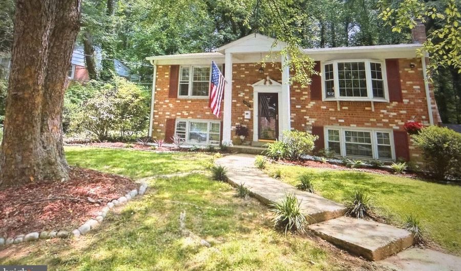 9009 ORANGE HUNT Ln, Annandale, VA 22003 - 4 Beds, 2 Bath