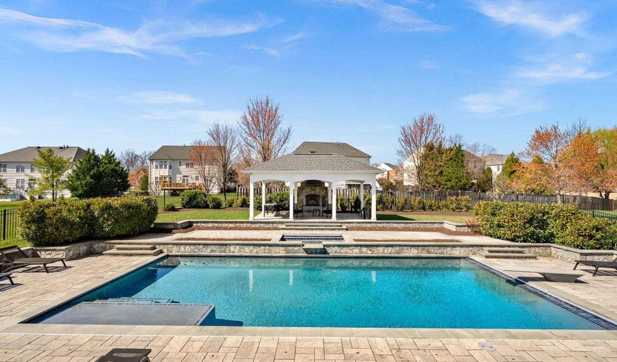 22461 TERRA ROSA Pl, Ashburn, VA 20148 - 6 Beds, 6 Bath