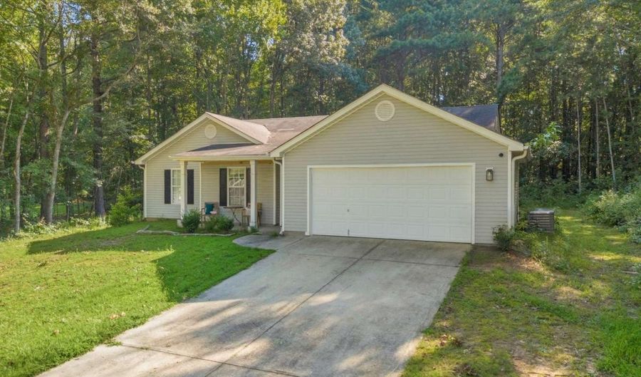 624 Red Fox, Auburn, GA 30011 - 3 Beds, 2 Bath