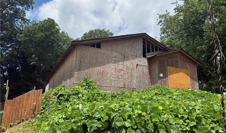 1147 Welch St SW, Atlanta, GA 30310 - 4 Beds, 3 Bath