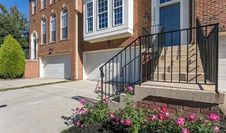 22051 CHELSY PAIGE Sq, Ashburn, VA 20148 - 3 Beds, 4 Bath