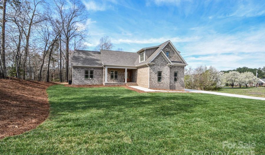1202 Louise Ln, Albemarle, NC 28001 - 3 Beds, 3 Bath
