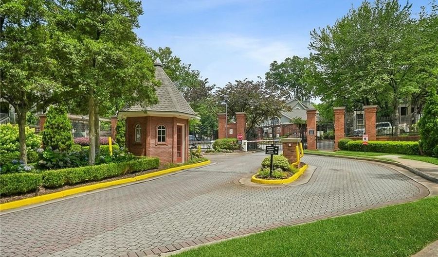 404 Mcgill Pl NE, Atlanta, GA 30312 - 2 Beds, 2 Bath
